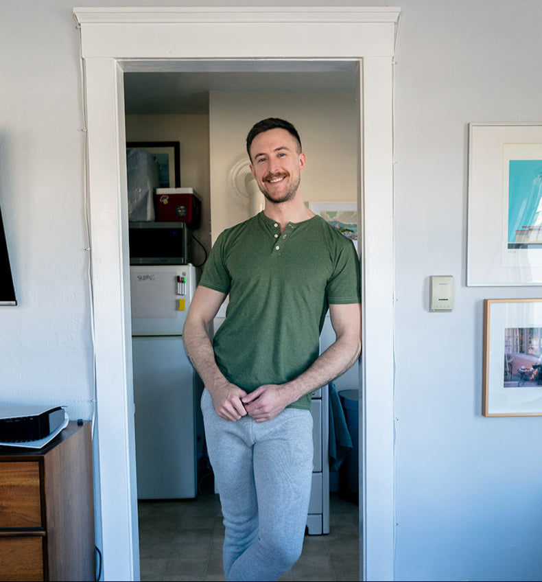 THE "SLUGGER" Short Sleeve Henley Tee in Army Green Heather (SIZE M)