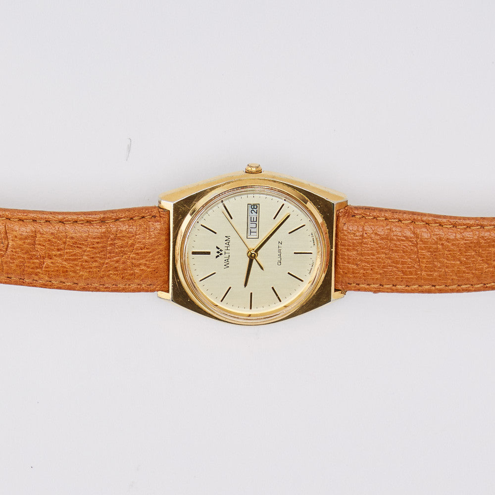 Vintage Gold Tone Waltham Day/Date Watch
